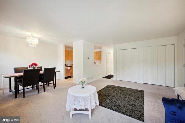 Building Photo - 282 Stone Ridge Dr