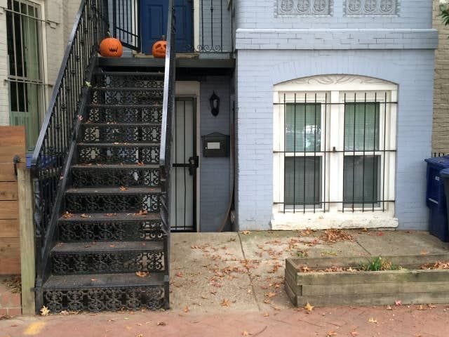Building Photo - Furnished Apt in Shaw Victorian