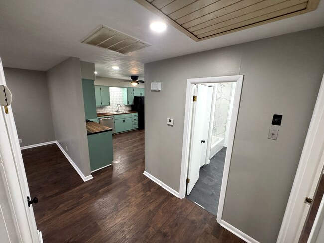 Foto del edificio - 908 S Crutcher Ave