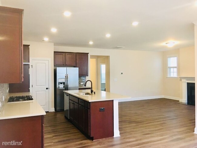 Building Photo - 4 br, 3 bath House - 1499 Barn Door Dr