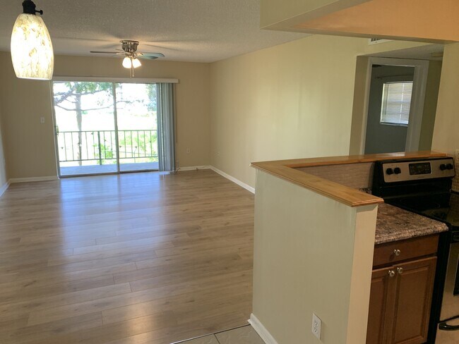 Photo - 9105 SW 137th Ter Apartment