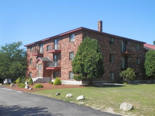 Building Photo - 1301 Bodwell Rd