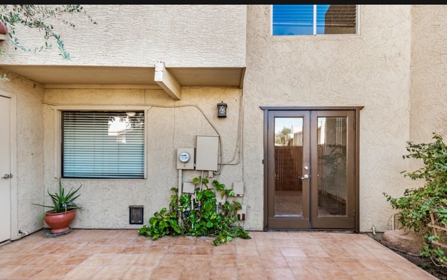 Building Photo - 4482 W Palmaire Ave