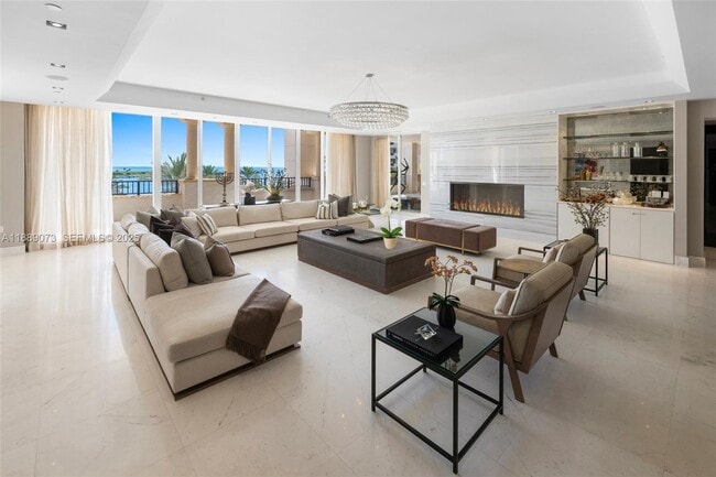 Foto del edificio - 7133 Fisher Island Dr