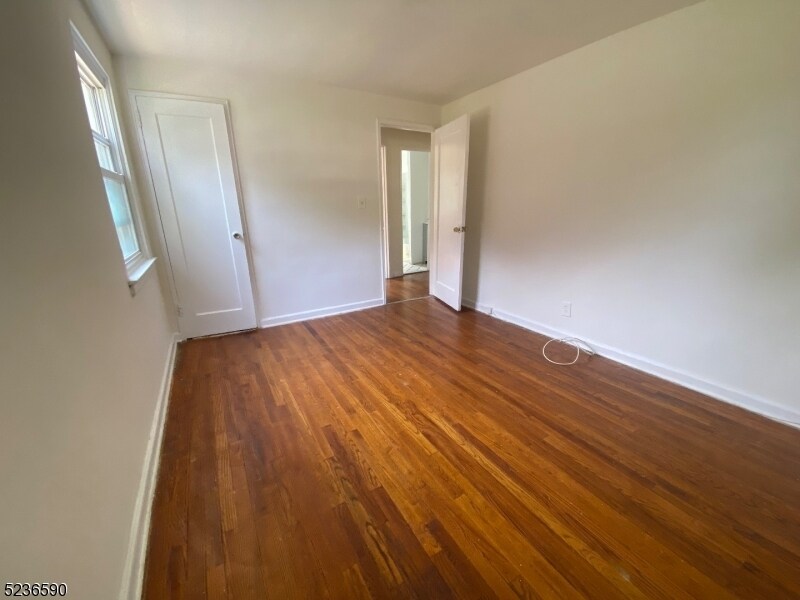 21 Carolyn Terrace, Roselle, NJ 07203 Room for Rent in Roselle, NJ