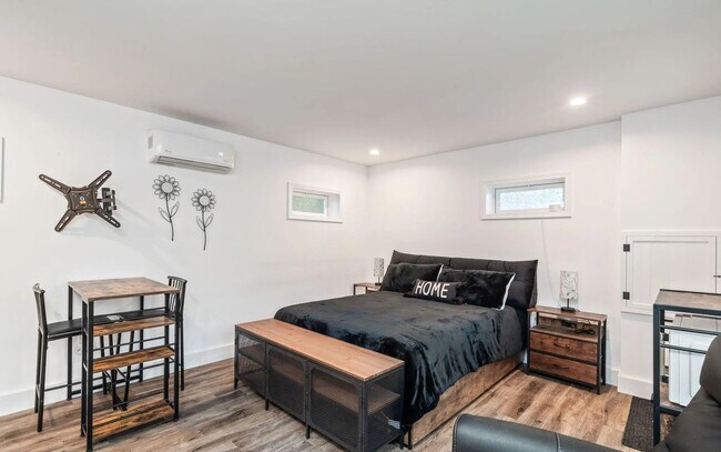 Foto del edificio - 1712 Cunningham Ln