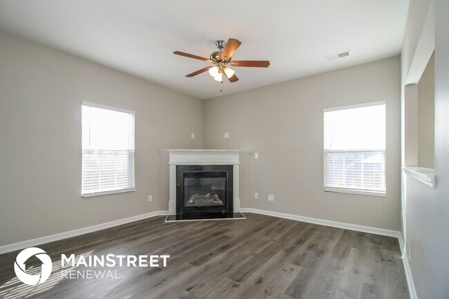 Foto del edificio - 4650 Lauren Woods Ct