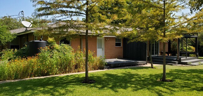 Cubierta - 9528 Ash Creek Dr