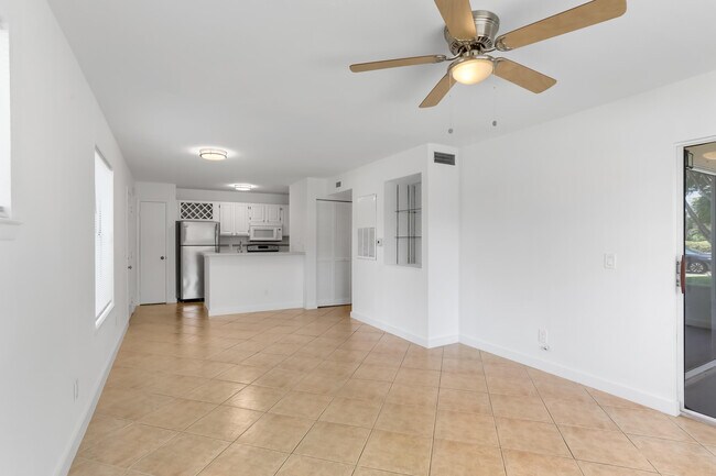 Foto del edificio - 1780 Palm Cove Blvd