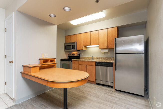 Studio - Dining Area - The Glen Luxury Townhomes