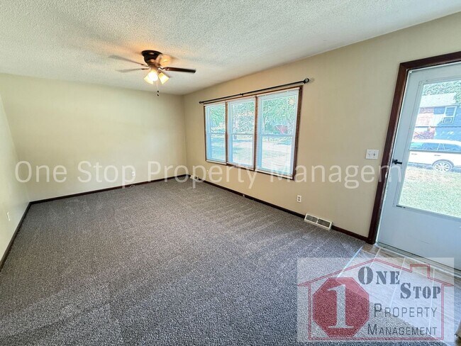 Foto del edificio - Cozy 3 Bedroom, 1 Bathroom, 1 car garage i...