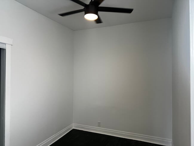 1st Bedroom - 5010 W Grace St