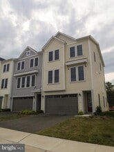 Building Photo - 120 Galaxy Pl