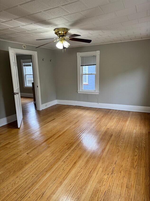 Foto principal - 133 N Main St