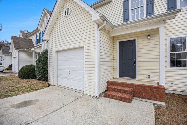 Building Photo - Fully Renovated 3BR/3BA Home with Bonus Room in Lawrenceville!