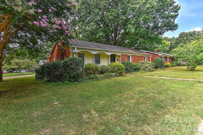 Foto del edificio - 420 Seneca Pl