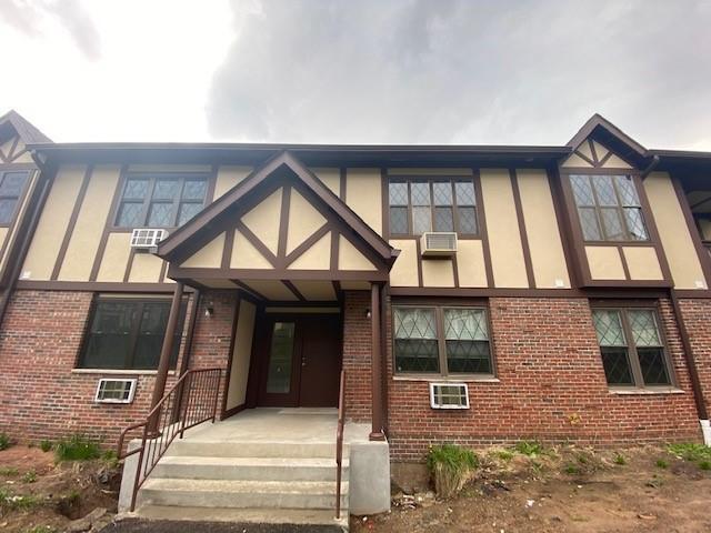 Foto del edificio - 493 Sierra Vista Ln