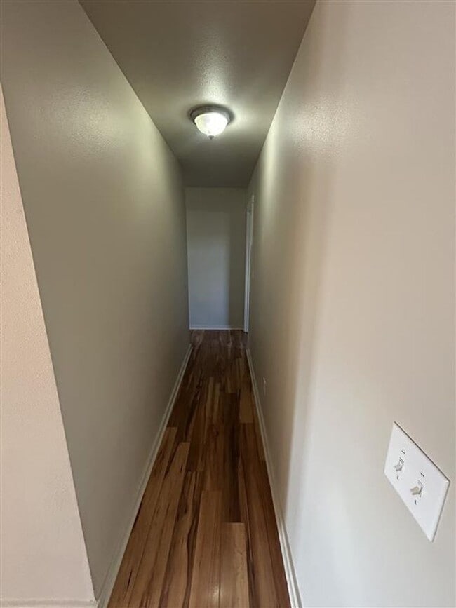 Foto del edificio - 211 Walnut Grove Ct