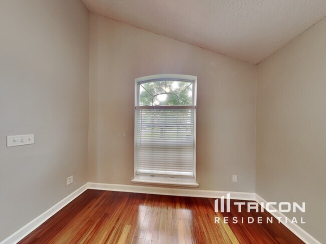 Foto del edificio - 413 N Bridgestone Ave