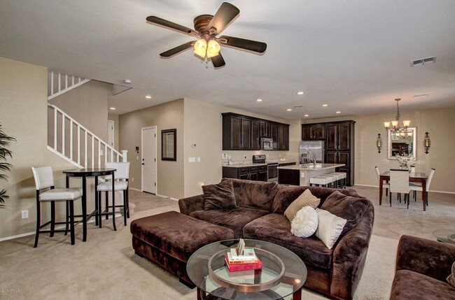 Foto del edificio - Beautiful 4BR Gated Home in Lehi Crossing ...