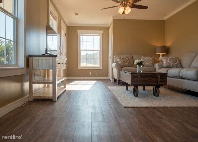 Foto del edificio - 1 br, 1 bath Apartment - 34B Joe Jenkins Rd