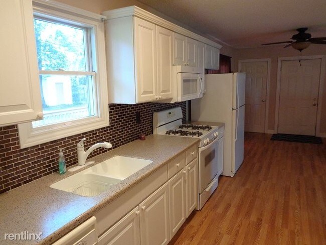 Building Photo - 3031 Glenrick Ave