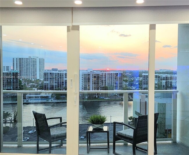 Building Photo - 3505 S Ocean Dr