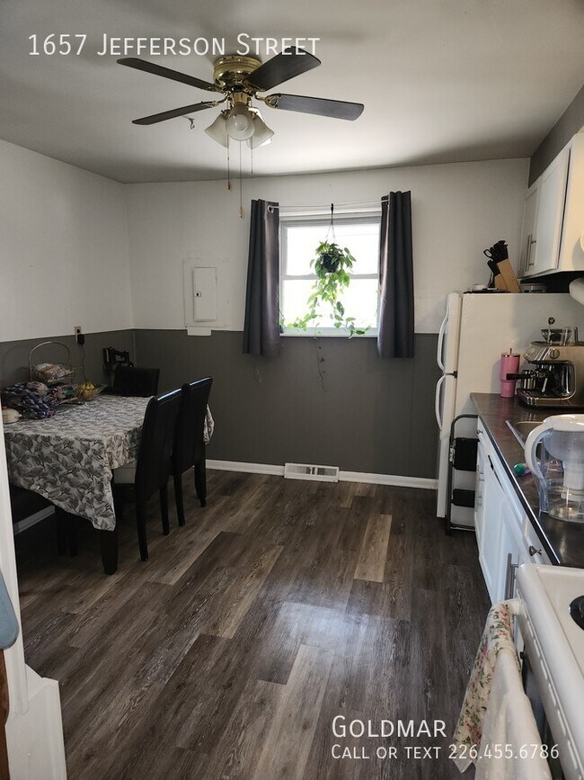 Building Photo - Single Family Home in Central Windsor