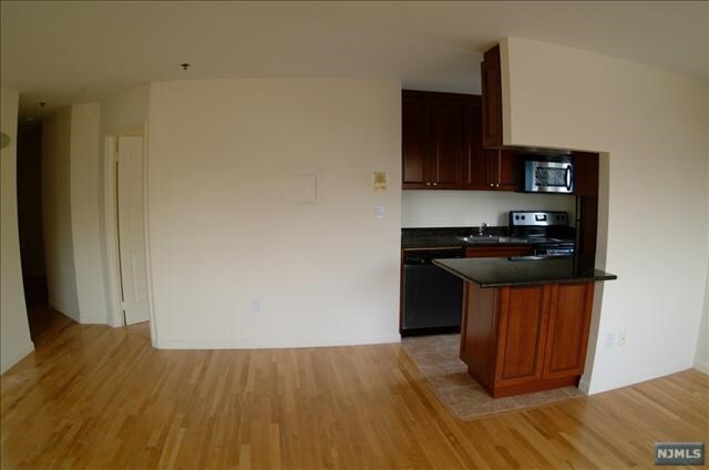 Building Photo - 10 Palisade Ave
