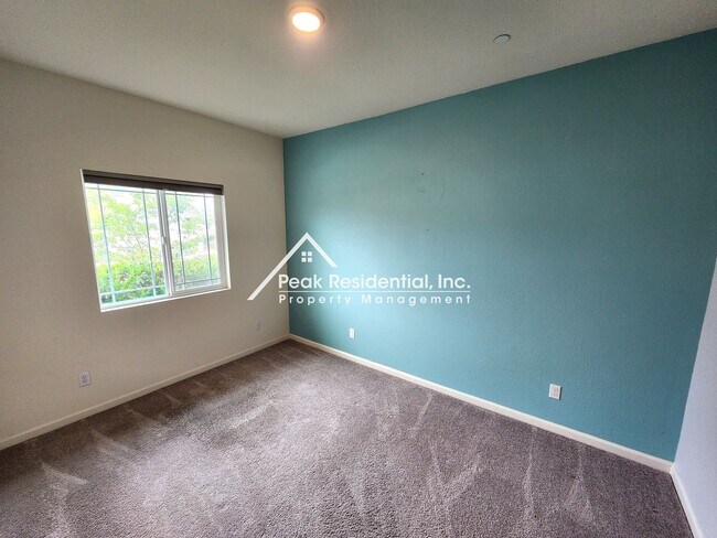 Building Photo - Updated 4bd/3ba Plus Bonus Room Natomas Home!