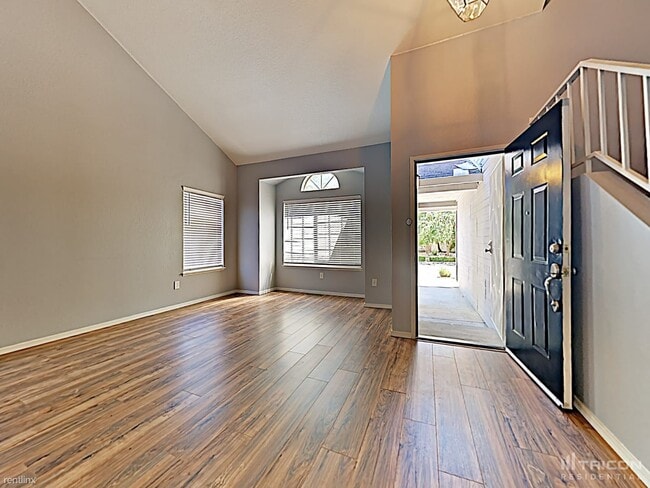 Building Photo - 610 Charles Way