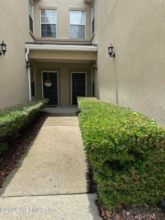 Foto del edificio - 9744 Summer Grove Way W
