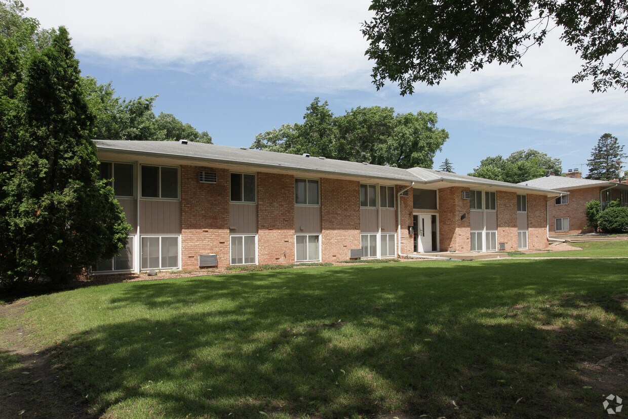 Building Photo - 6620 Queen Ave S