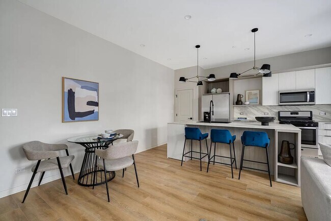 Foto del edificio - 3153 N Tripp Ave