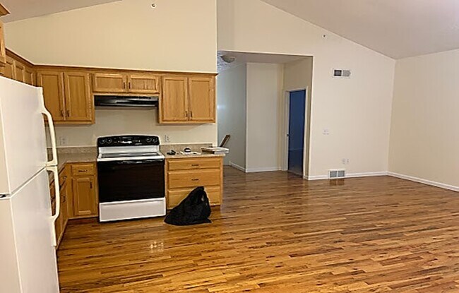 Building Photo - 204 Betsinger Rd