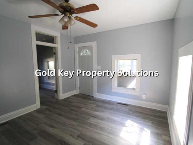 Foto del edificio - COMING SOON!! Nicely Updated 2 BR 1 BA Hou...