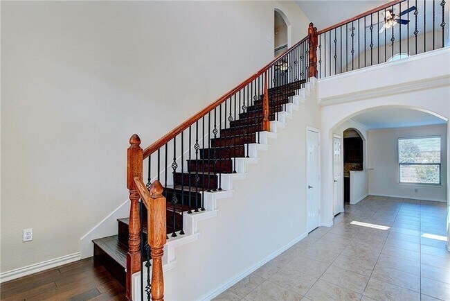 Building Photo - 2601 Mirasol Loop