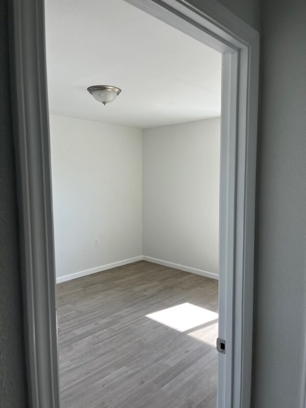 Building Photo - 2204 E 24th St