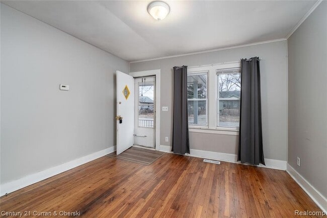 Building Photo - 23141 Harding Ave