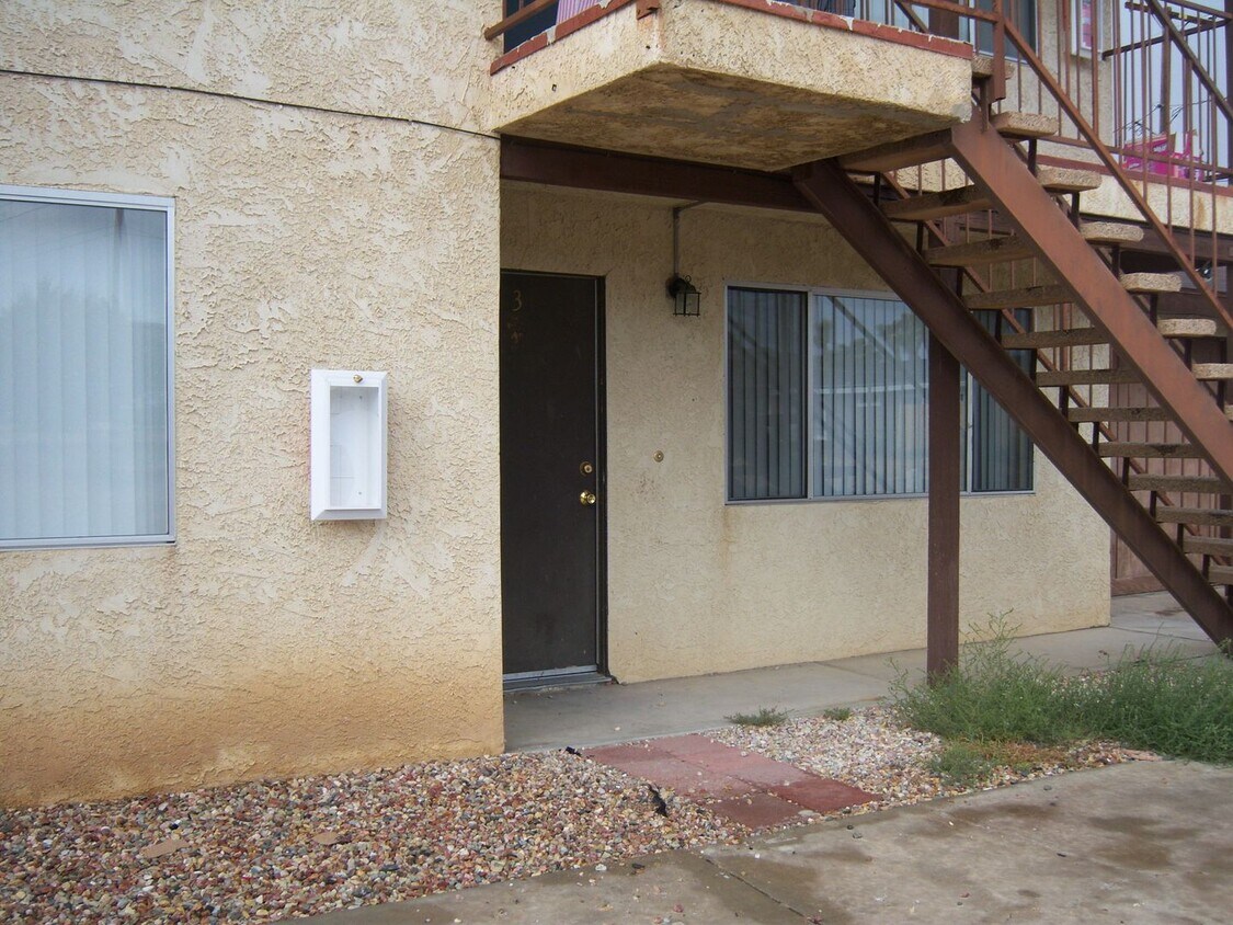 7455 Fox Trl Unit HP 7455 Fox 3, Yucca Valley, CA 92284 Room for