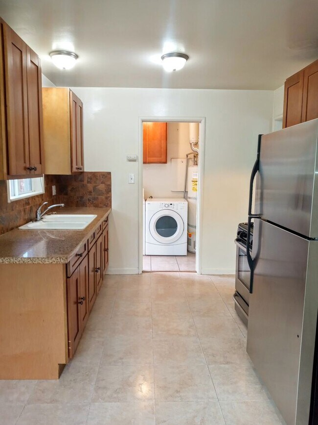 Foto del edificio - LAUR62-64