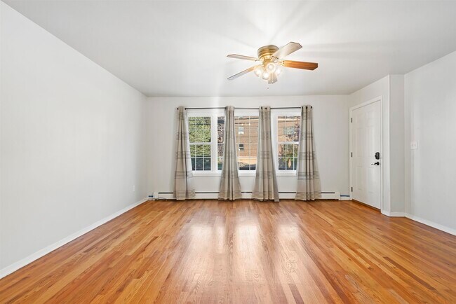 Building Photo - 290 Randolph Ave
