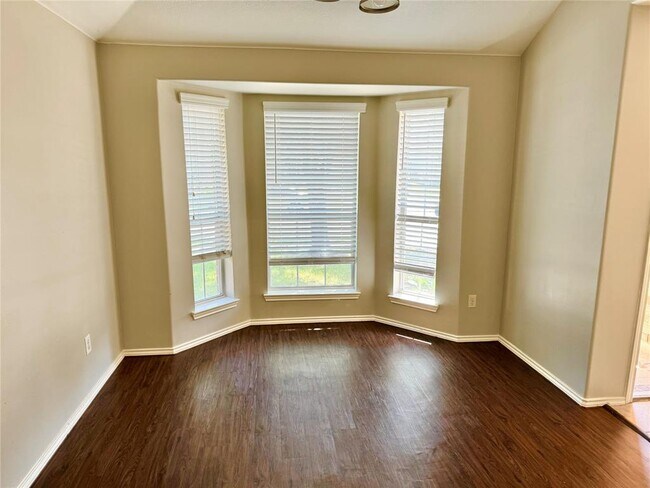 Building Photo - 7266 Junco Dr