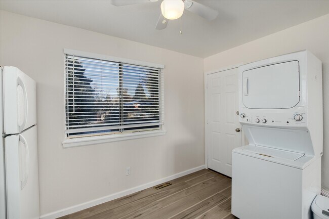 Foto del edificio - 718 Stuart St
