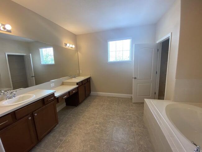 Photo - 7582 Lake Albert Dr House