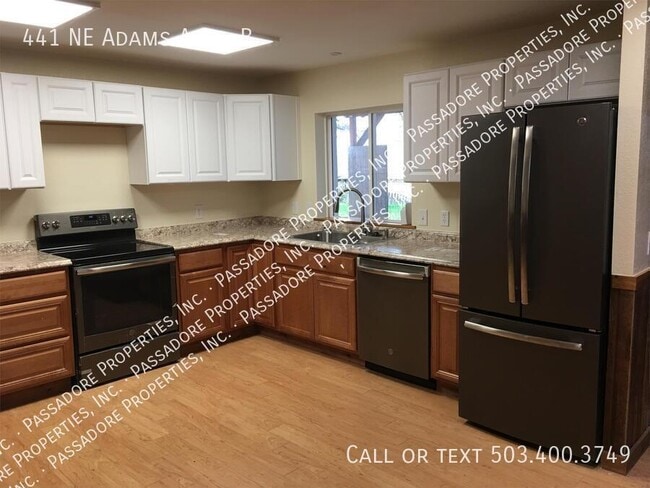 Building Photo - 441 NE Adams Ave