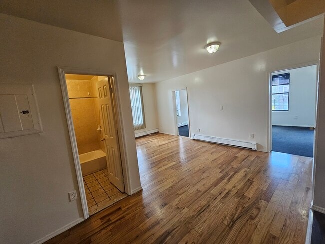 Building Photo - 1167 Willmohr St