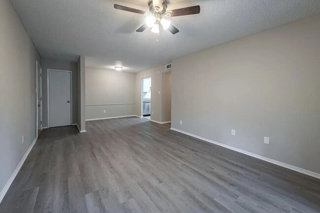 Interior Photo - Heritage Oaks