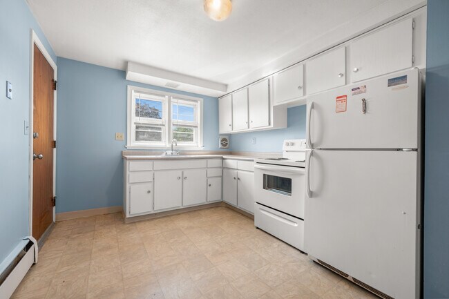 Building Photo - 328 Park Ave