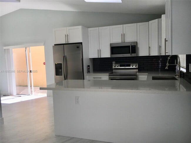 Foto del edificio - 14322 SW 101st St